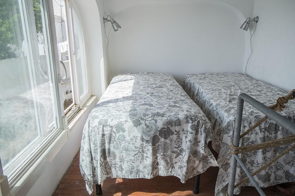 Ferienwohnung Raffaele Ponza Zimmer foto