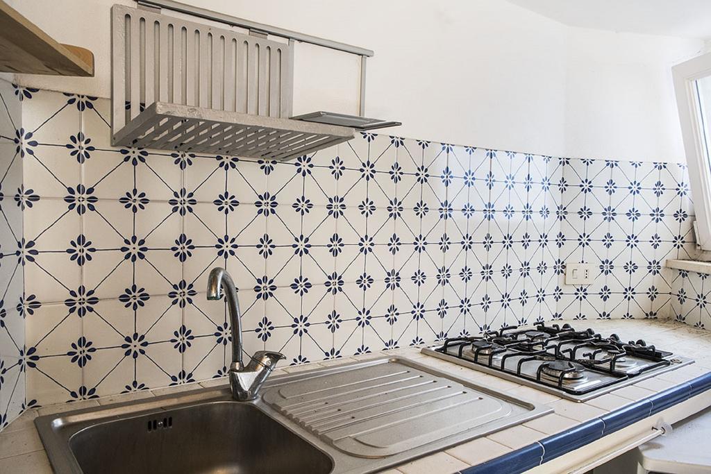 Ferienwohnung Raffaele Ponza Zimmer foto